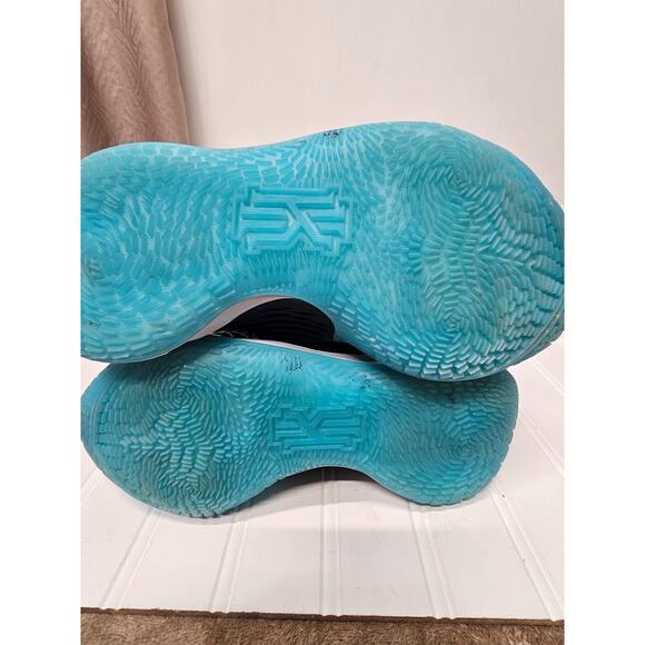 Nike Kyrie 3 Low Moon Blue Black Shoes mens 4.5,womens size 6 - Picture 6 of 8